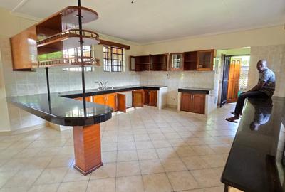 4 Bed House with En Suite in Runda