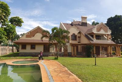 5 Bed House with En Suite in Runda