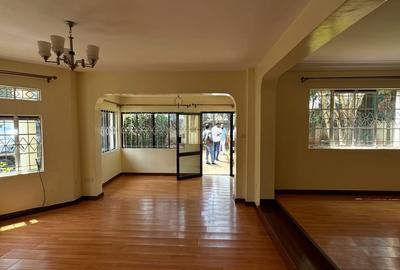 5 Bed Townhouse with En Suite at James Gichuru - 4