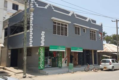 10 Bed House with Borehole at Bamburi