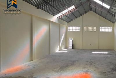4,000 ft² Warehouse with Parking in Mlolongo - 3