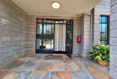 1 Bed Townhouse with En Suite in Lavington