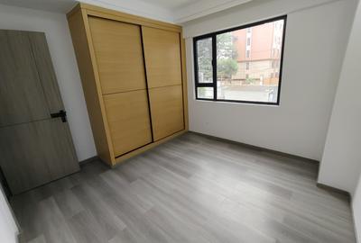 1 Bed Apartment with Gym in Lavington - 2