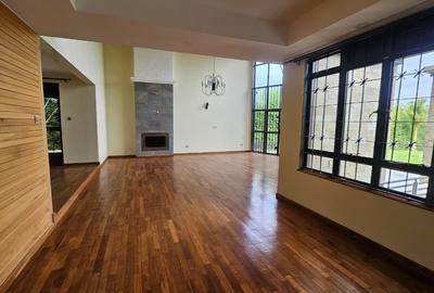 5 Bed Villa with En Suite in Runda - 4