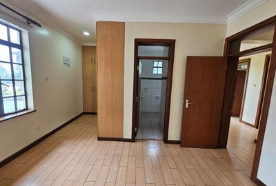 3 Bed House with En Suite in Lavington