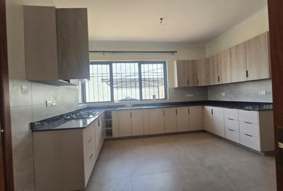 5 Bed House with En Suite in Loresho - 2