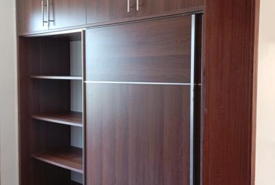 5 Bed Townhouse with En Suite in Lavington - 4