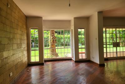 5 Bed Townhouse with En Suite in Rosslyn - 4