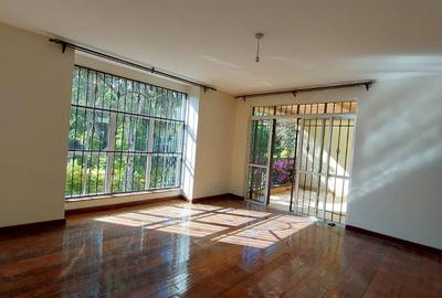 5 Bed Townhouse with En Suite in Brookside - 4