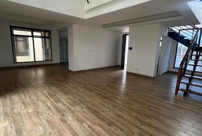 3 Bed Apartment with En Suite at Riverside Lane - 4