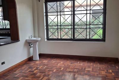 5 Bed Townhouse with En Suite at Mwananchi Road