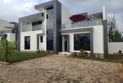 5 Bed Townhouse with En Suite at Mugutha