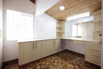 4 Bed Townhouse with En Suite in Lavington