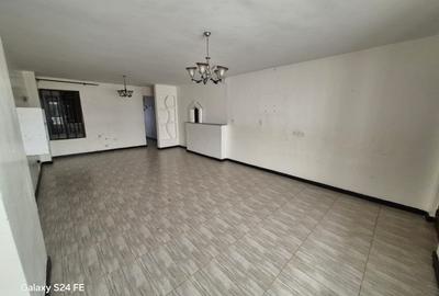 4 Bed Apartment with En Suite at Parklands - 2