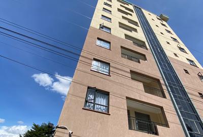 Studio Apartment with En Suite in Membley