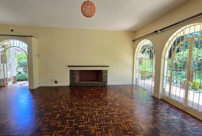 4 Bed House with En Suite in Gigiri