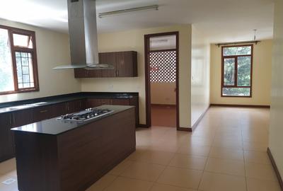 Serviced 4 Bed Apartment with En Suite in Riverside