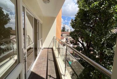 3 Bed Apartment with En Suite in Westlands Area - 2