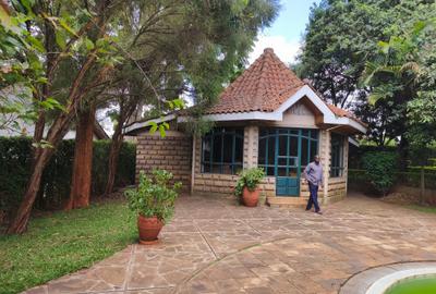 6 Bed House with En Suite in Runda
