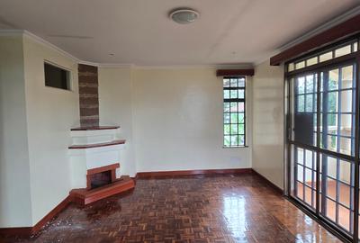5 Bed Townhouse with En Suite at Rosslyn Garden - 4