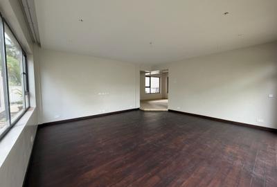 5 Bed Villa with En Suite in Lavington - 2