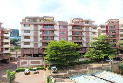 3 Bed Apartment with En Suite in Parklands