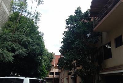 5 Bed Townhouse with En Suite at Parklands - 2