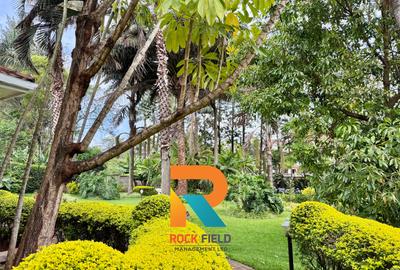 4 Bed House with En Suite at Off Un Avenue - 3