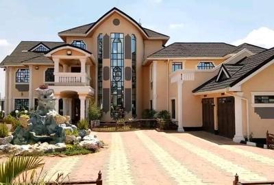 6 Bed Villa with En Suite at Runda