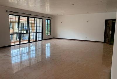 4 Bed Apartment with En Suite in Westlands Area