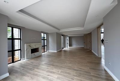 4 Bed Townhouse with En Suite in Runda - 2