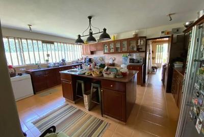 5 Bed House with En Suite in Runda - 3