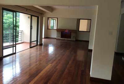 5 Bed Townhouse with En Suite in Kitisuru