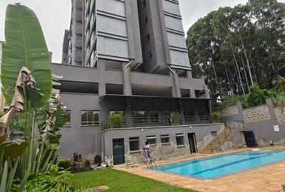 2 Bed Apartment with En Suite in Kitisuru