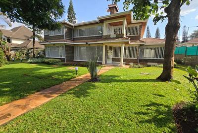 5 Bed House with En Suite in Runda