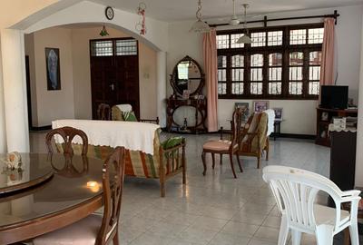 5 Bed House with En Suite in Kizingo