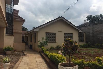 7 Bed House with En Suite in Runda