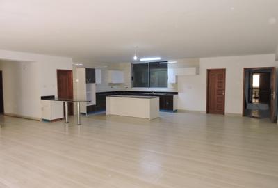 4 Bed Apartment with En Suite at First Parklands Avenue