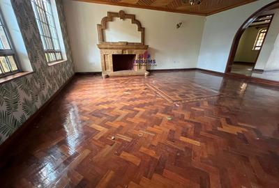 5 Bed House with En Suite in Nyari