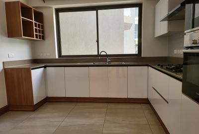 3 Bed Apartment with En Suite in Rhapta Road - 2
