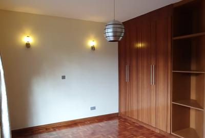 3 Bed Apartment with En Suite in Upper Hill