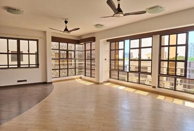 4 Bed Apartment with En Suite at Beach Road