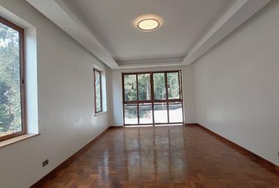 6 Bed Townhouse with En Suite in Lavington - 4