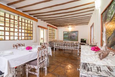 Serviced 1 Bed Apartment with En Suite in Malindi - 3