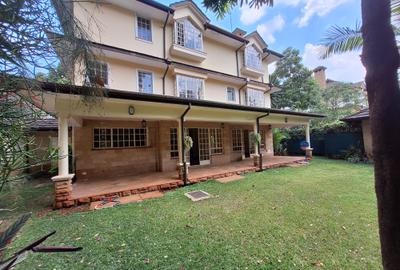 5 Bed Townhouse with En Suite in Lavington