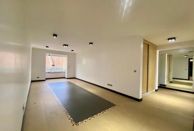 3 Bed Apartment with En Suite in Riverside
