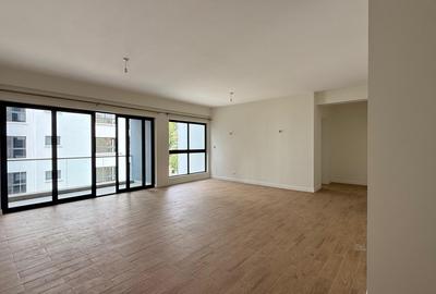 2 Bed Apartment with En Suite in Lavington