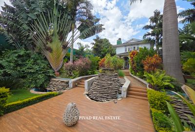 5 Bed Townhouse with Swimming Pool in Runda - 2