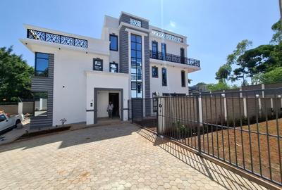5 Bed Townhouse with En Suite in Lavington