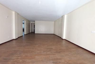 4 Bed Apartment with En Suite in General Mathenge